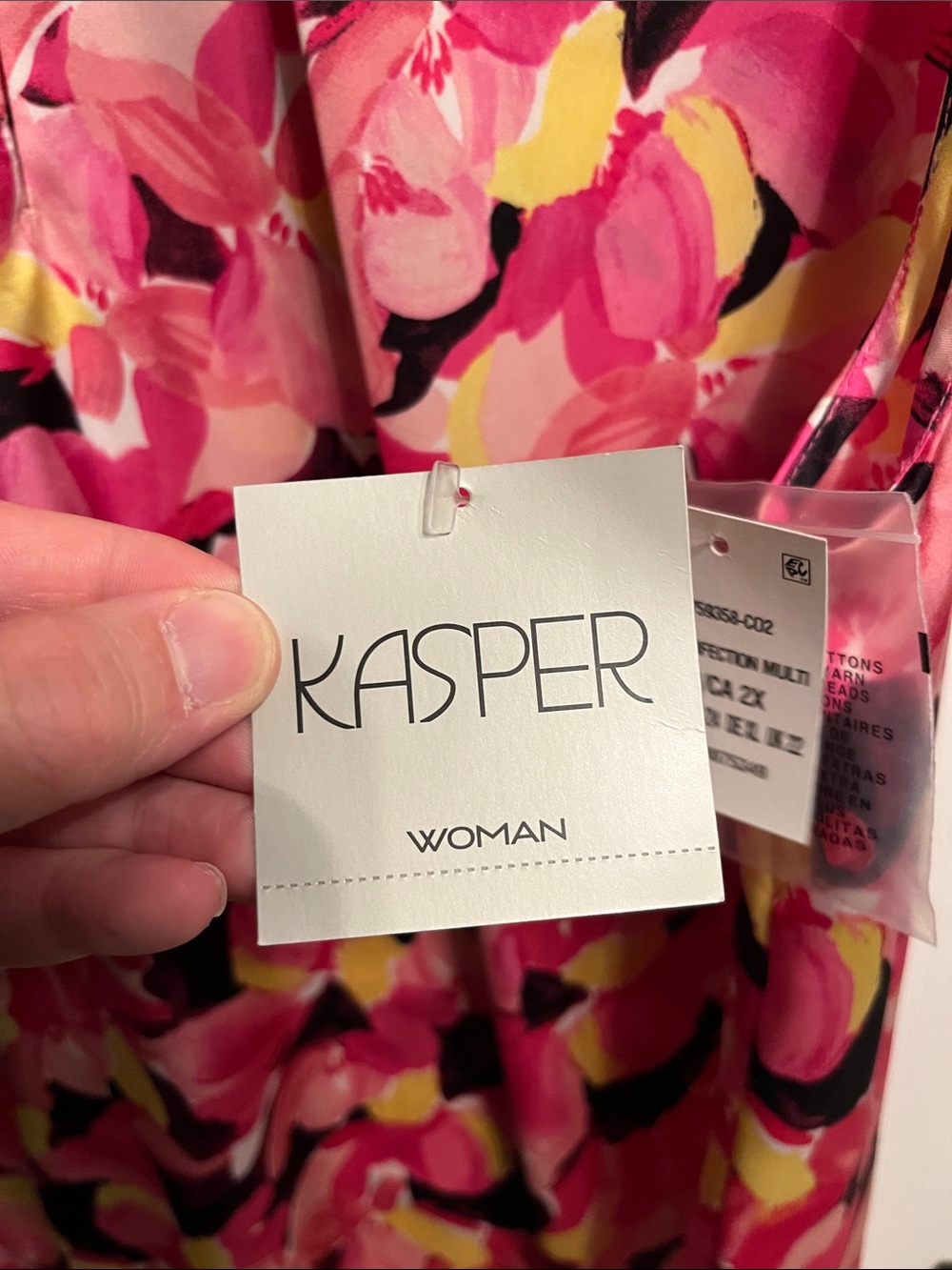 NWT pink and yellow floral Kasper flowy shirt. Size 2x! - Picture 3 of 6